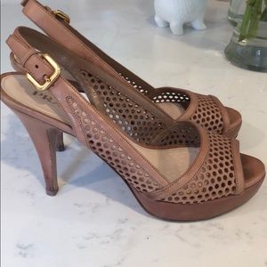 Prada Tan Leather Pumps SZ38